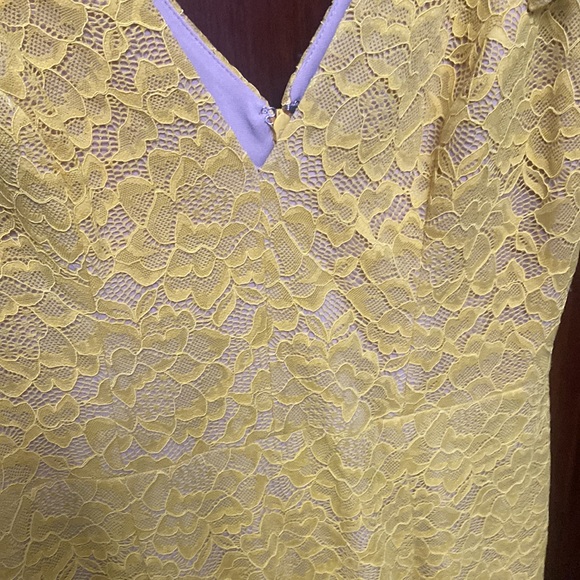 Dress The Poplulation Evening or Wedding Guest Dress In Yellow Lace. - Picture 4 of 8